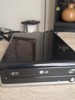 LG Portable External Super Multi DVD ARewriter GE24LU20